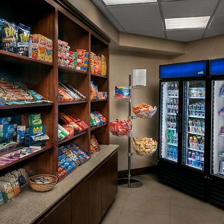 Hampton Inn & Suites Milwaukee Downtown Екстериор снимка