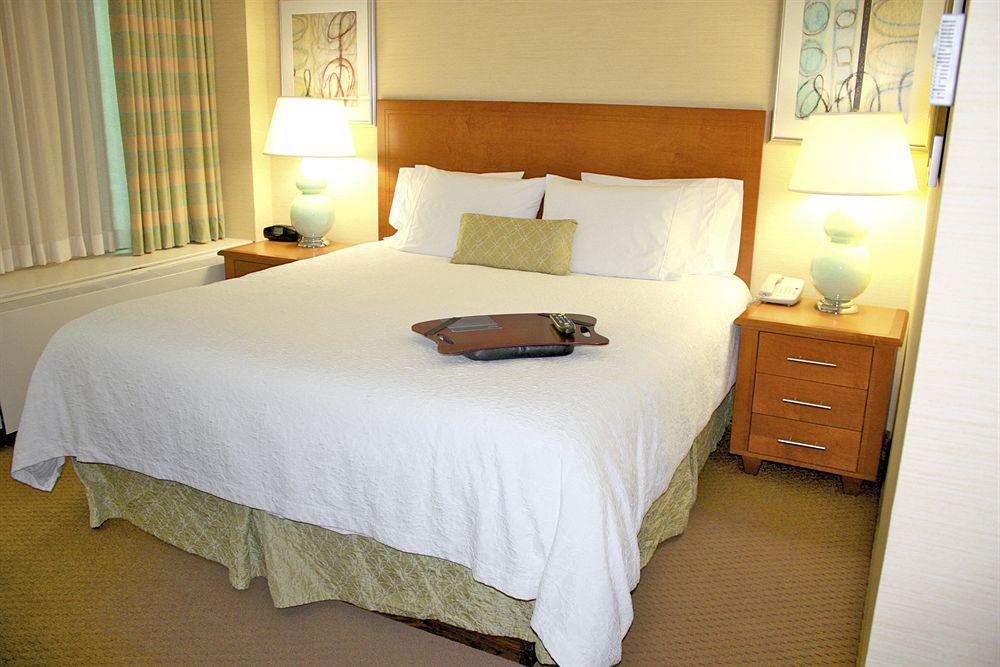 Hampton Inn & Suites Milwaukee Downtown Екстериор снимка