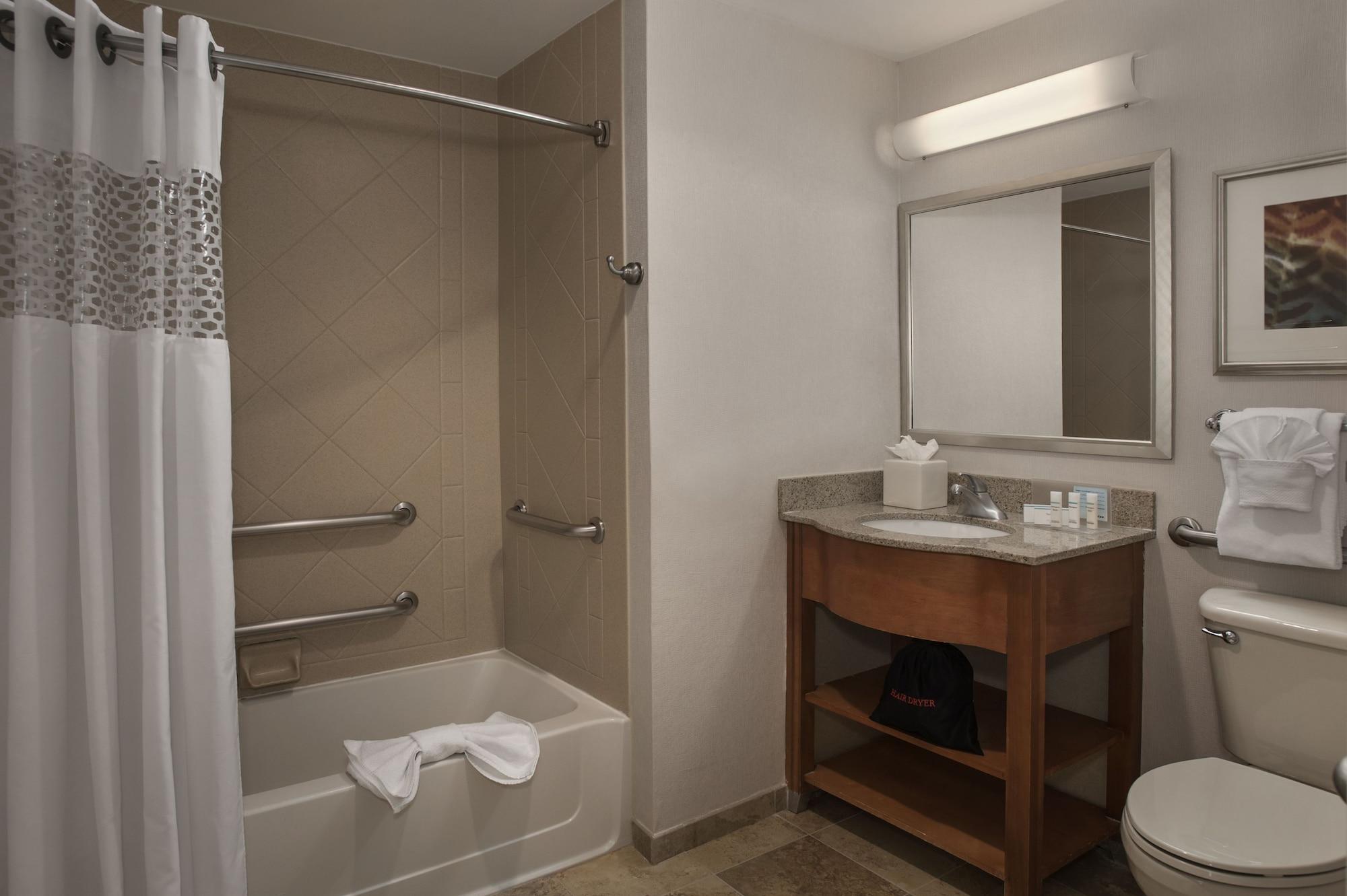 Hampton Inn & Suites Milwaukee Downtown Екстериор снимка