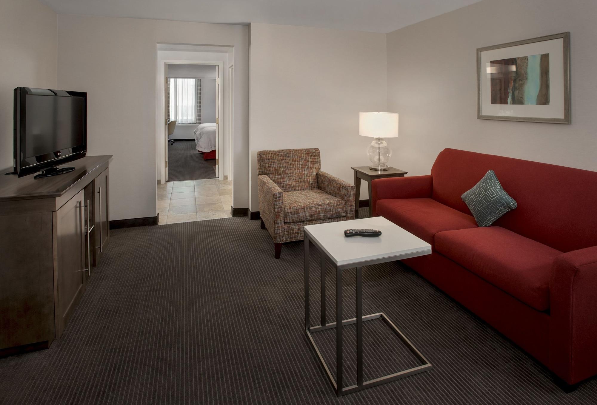 Hampton Inn & Suites Milwaukee Downtown Екстериор снимка