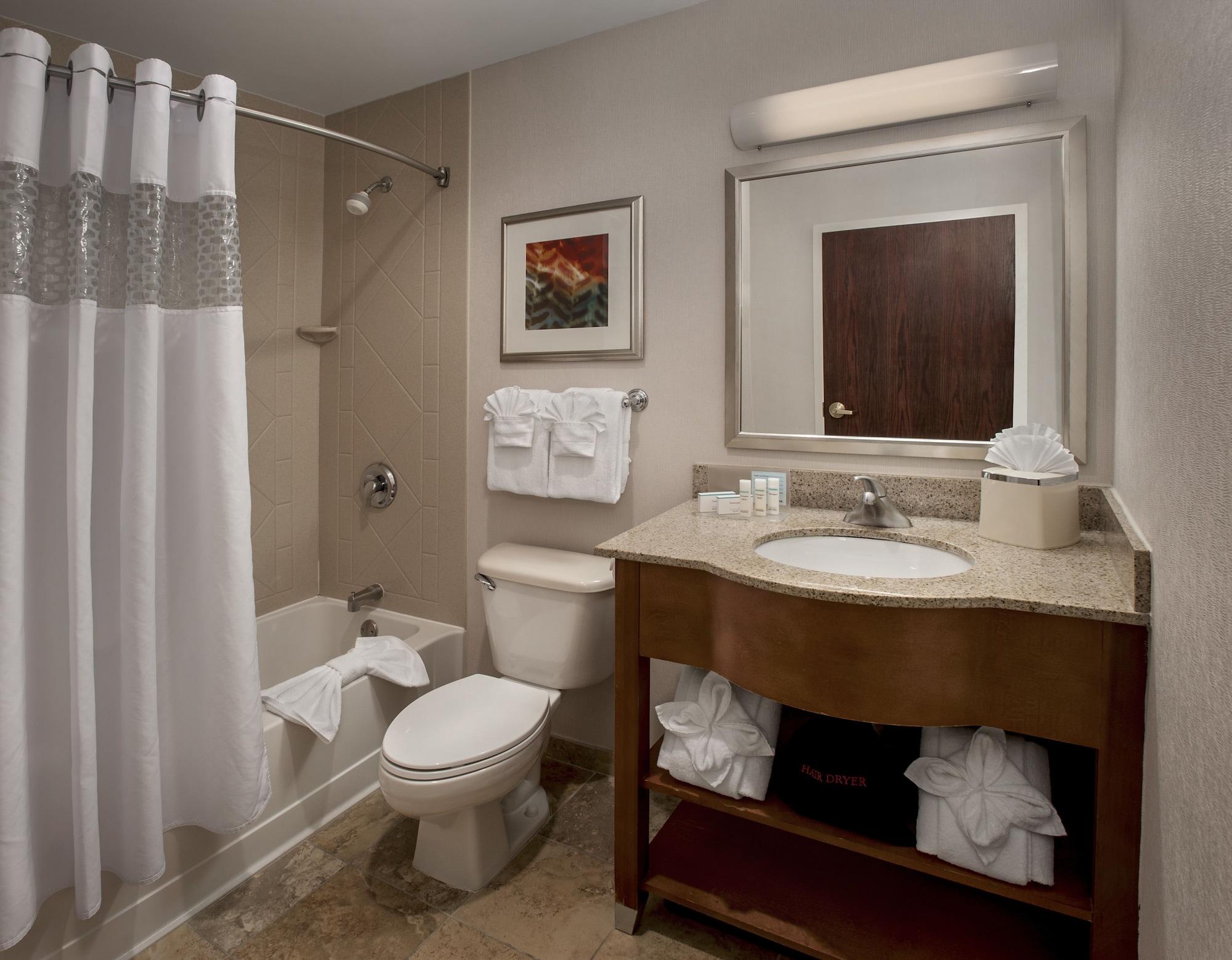 Hampton Inn & Suites Milwaukee Downtown Екстериор снимка