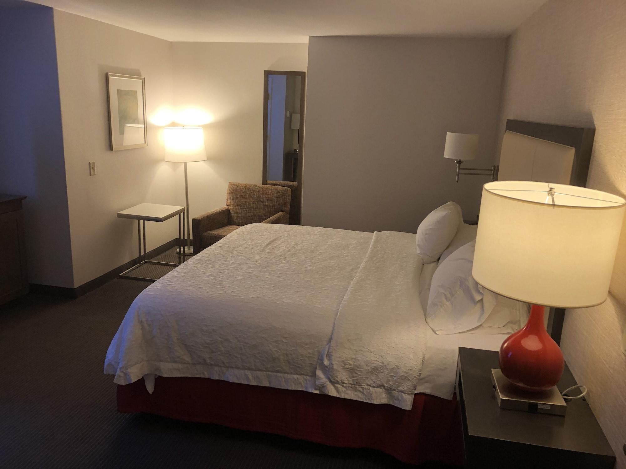 Hampton Inn & Suites Milwaukee Downtown Екстериор снимка