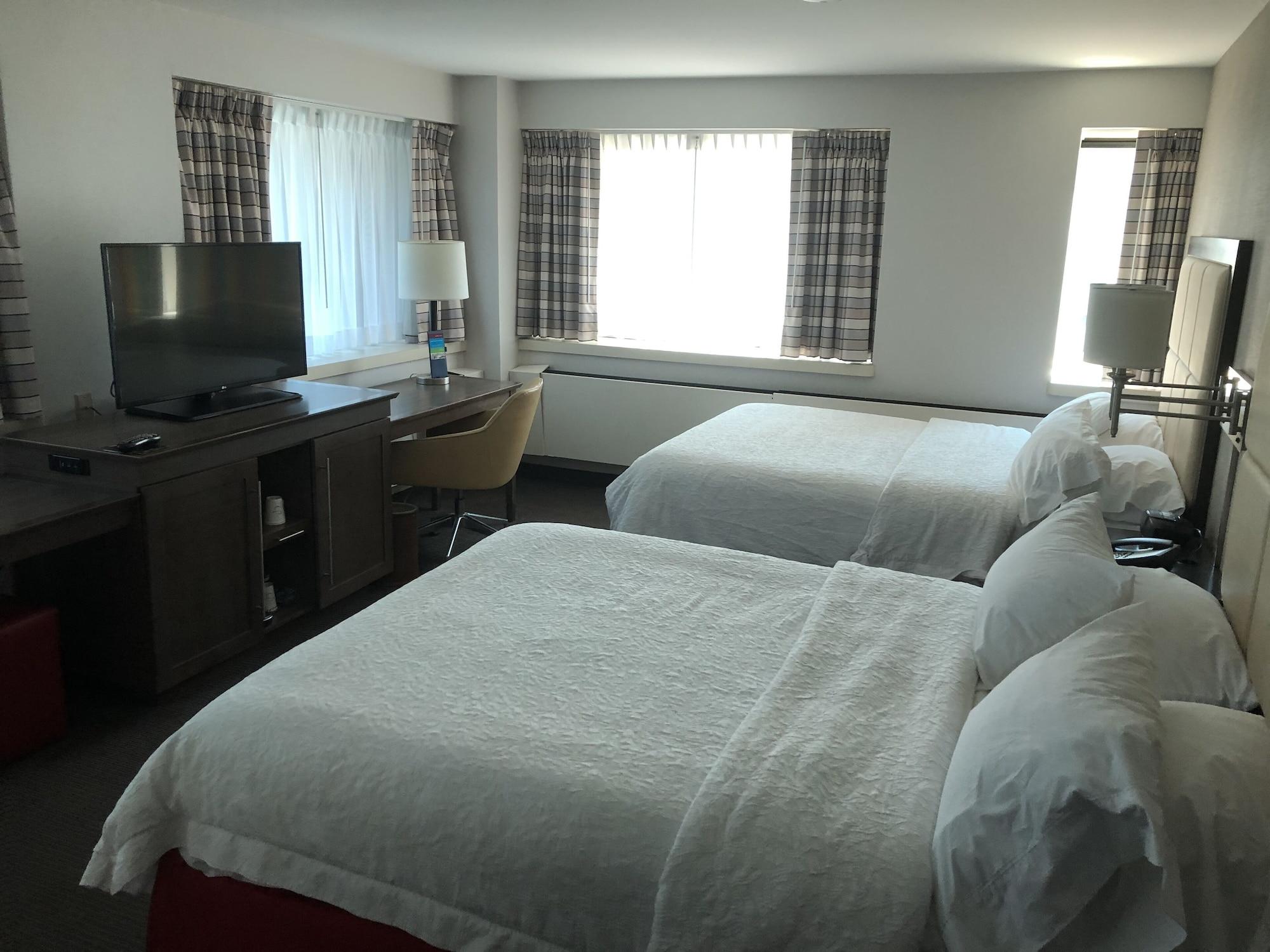 Hampton Inn & Suites Milwaukee Downtown Екстериор снимка